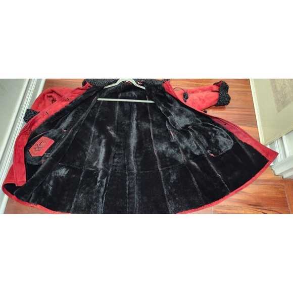 Vintage Red Suede Coat with Black Fur Trim Women’s Winter Jacket Size 40 - Picture 13 of 16